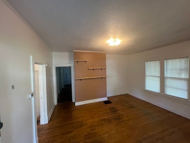 Building Photo - 2617 Forestdale Ave