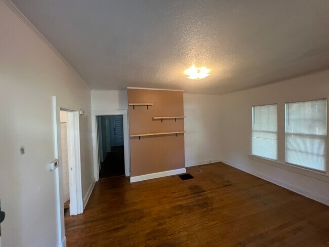 Foto del edificio - 2617 Forestdale Ave