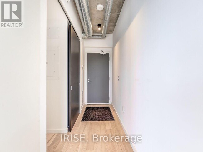 Building Photo - 170 Bayview Ave