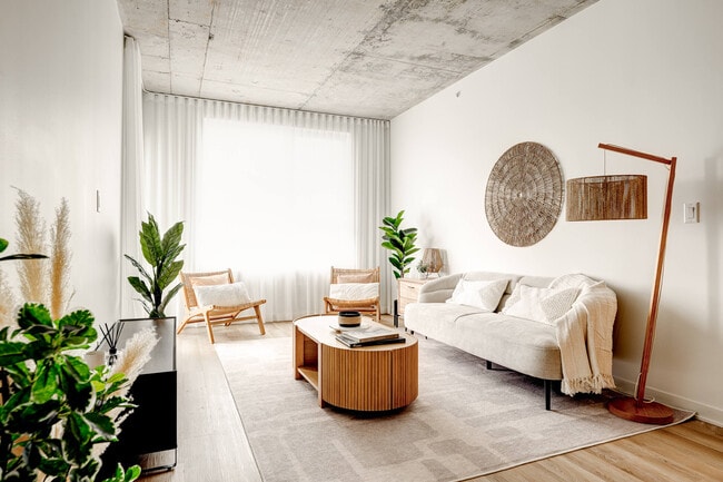 Building Photo - Kalm