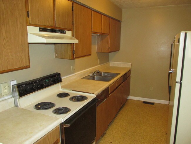 Building Photo - 2222 Stanhope Ave