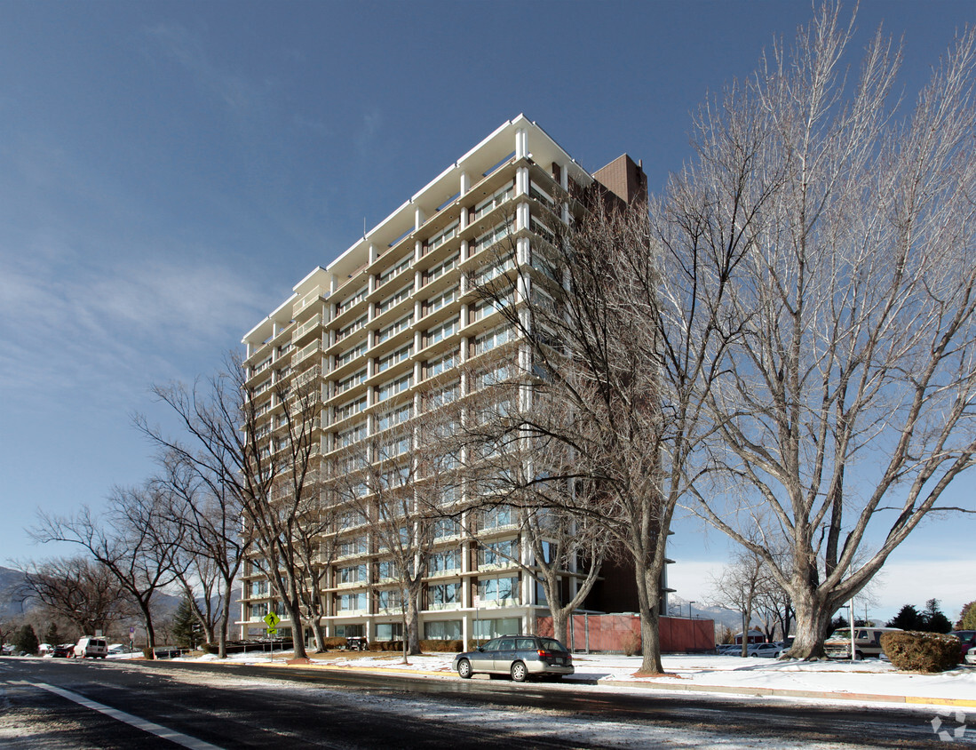 Foto del edificio - Pikes Peak Towers