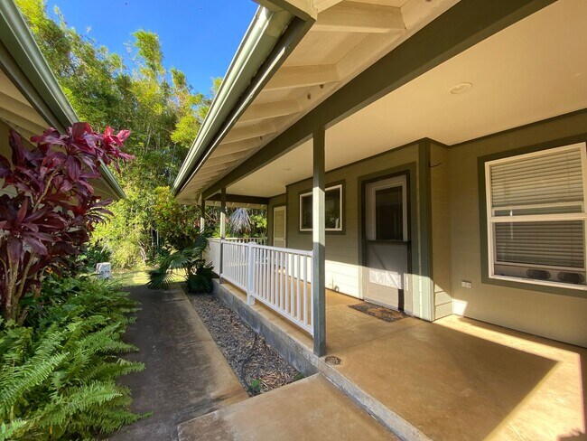 Building Photo - For Rent:  2 bedroom plus office, 2 bath h...