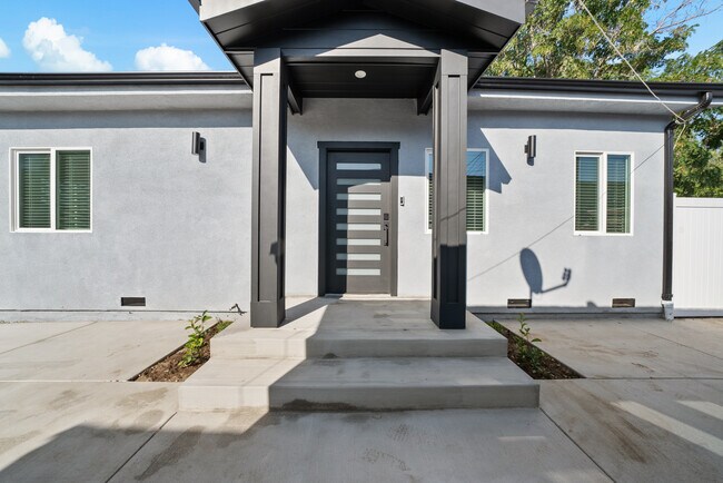 Foto del edificio - 24894 Walnut St