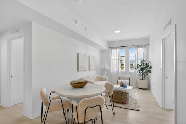 Foto del edificio - 5579 Millennia Park Dr