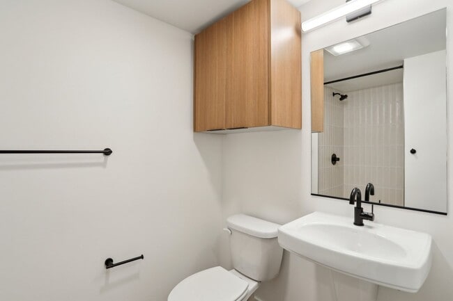 Interior Photo - Carrick
