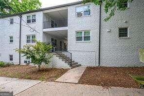 Primary Photo - 880 St Charles Ave NE