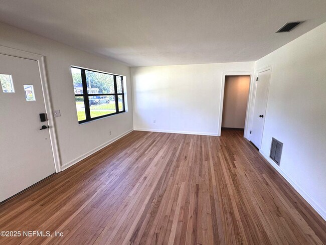 Foto del edificio - 4238 Appleton Ave