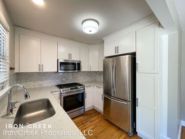 Foto del edificio - 4 br, 3 bath House - 21 Brevard Road