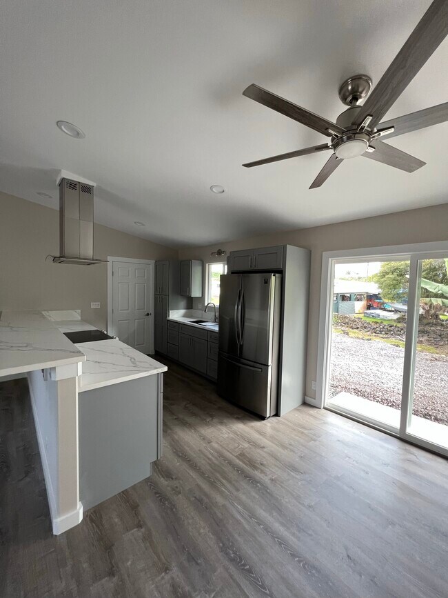 Building Photo - 45 Naauao St