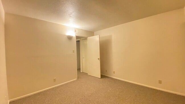 Building Photo - Beautiful Condo at The Reserve, About 2.3 Miles from the Plaza