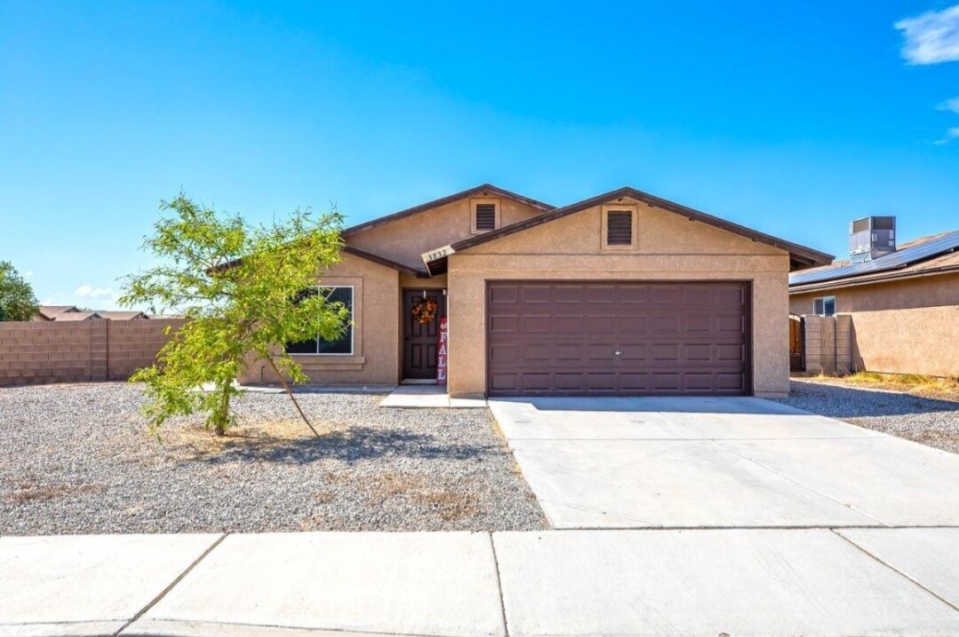 Primary Photo - 3832 S Joshua Way