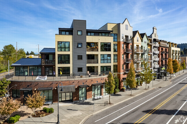 Building Photo - The Crossings @ Gresham Station