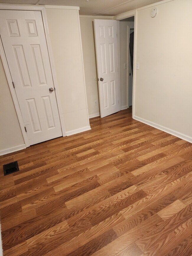 Foto del edificio - 581 Ila Rd