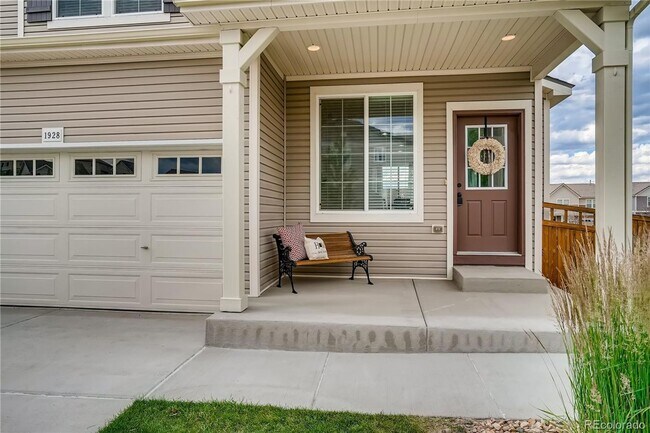 Foto del edificio - Beautiful 3 Bed, 3 Bath with a Loft Single Family Home in Meadows Neighborhood.