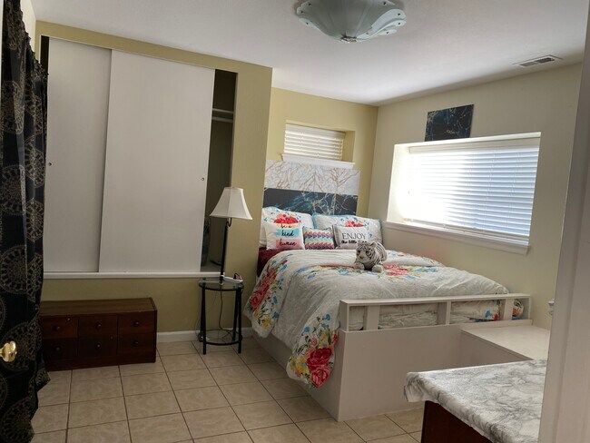 Foto del edificio - 2701 Riverwalk Dr SE