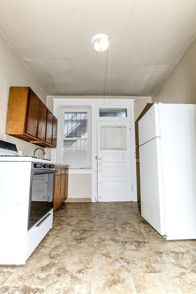 Foto del edificio - 6016 Waterman Blvd