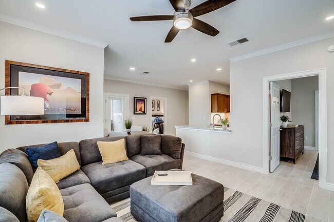Foto del edificio - Furnished Rental - 3 Month Minimum