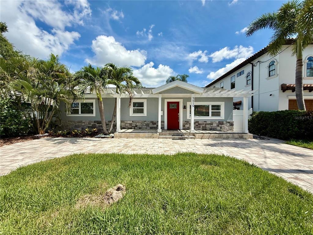 Primary Photo - 3419 W Empedrado St
