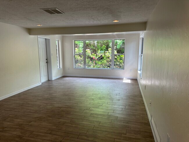 Building Photo - 2741 Grove St