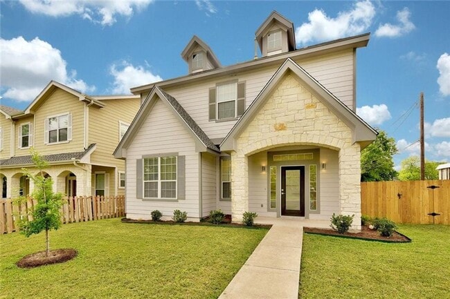 Foto del edificio - 4 bedroom 4 bath house fully remodeled