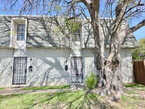 Building Photo - 5808 Wellington Dr