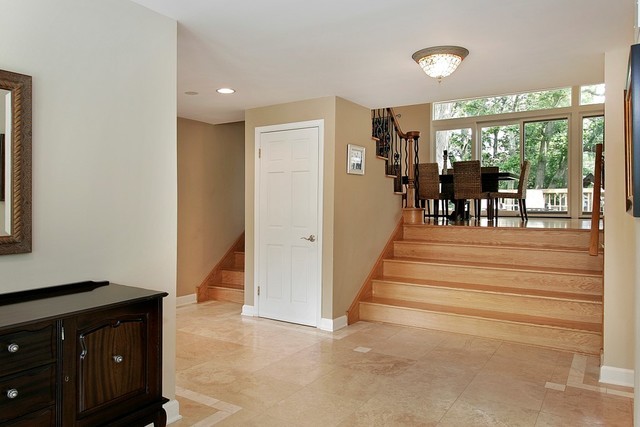 Building Photo - 1221 Lynn Terrace