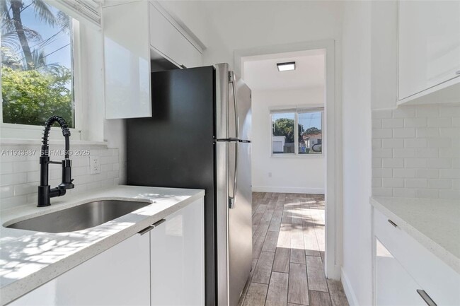 Foto del edificio - 2190 SW 14th Terrace