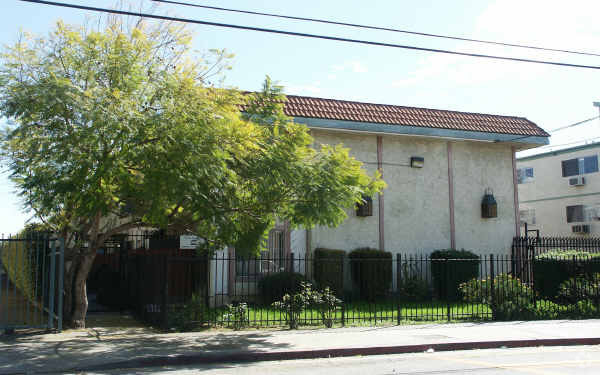 Building Photo - 8808 Langdon Ave