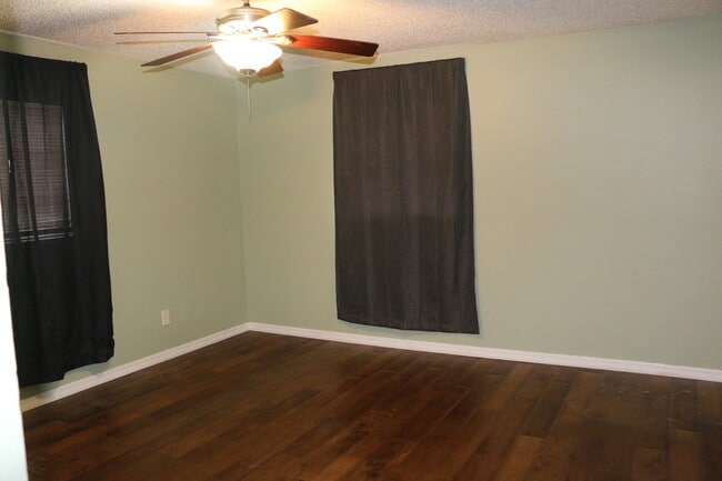 Master bedroom- will hold a king - 3175 Phoenix Ave