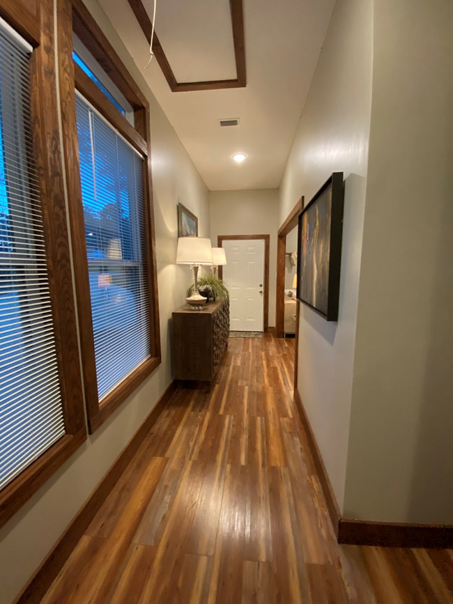 Building Photo - 318 Tuxedo Dr