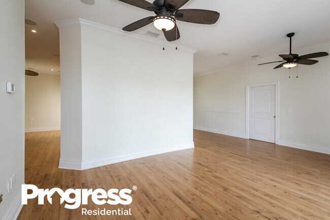 Building Photo - 2303 14th St W