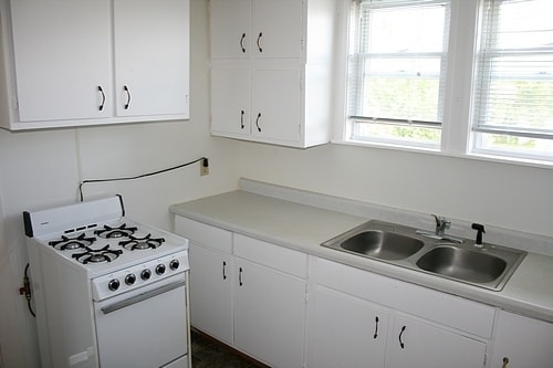 Building Photo - 1 Bedroom, 1 Bathroom Duplex Upper Level in Brainerd, MN