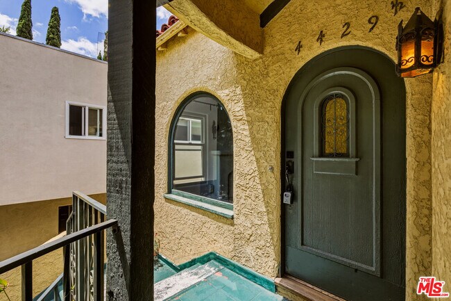 Foto del edificio - 4429 Finley Ave