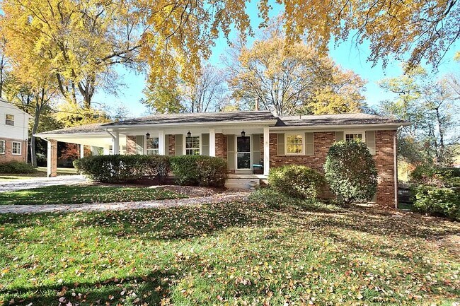 Building Photo - 610 John Marshall Dr NE