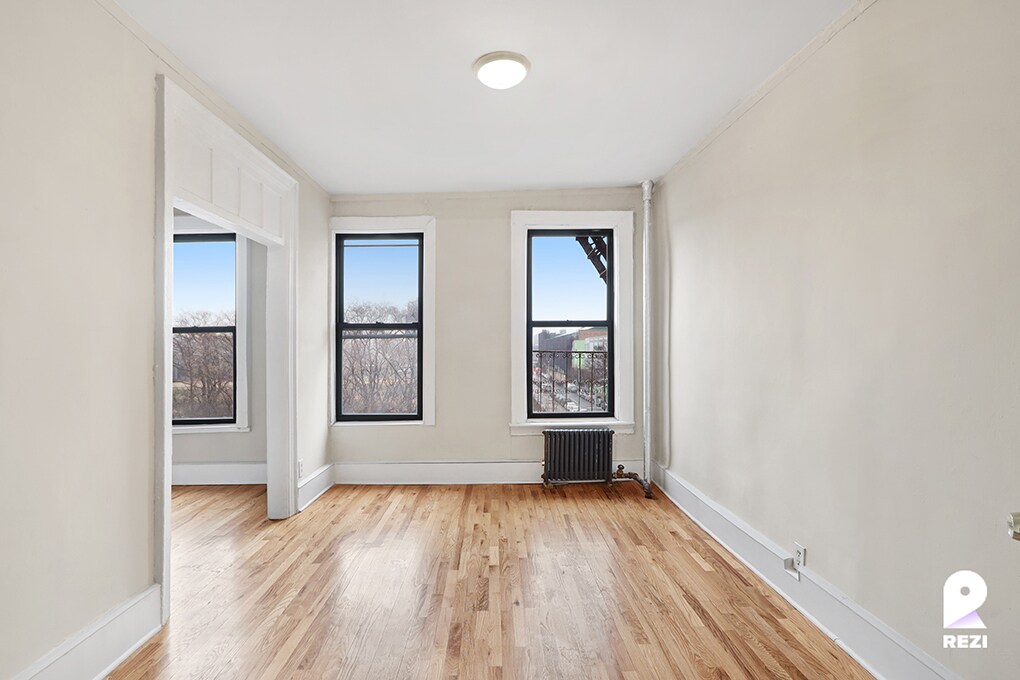 Foto principal - 665 Lenox Ave