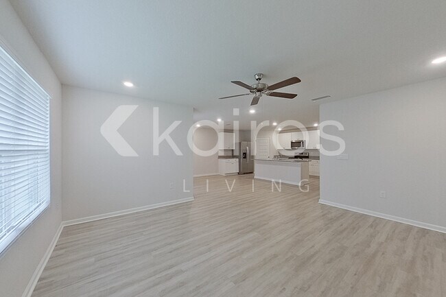 Foto del edificio - 212 Monarch Ln