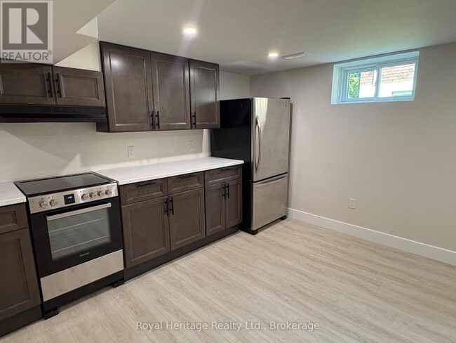 Building Photo - 499 Braidwood Ave