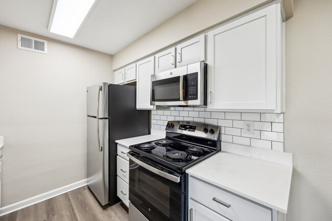 Photo - Sherwood Acres Apartments