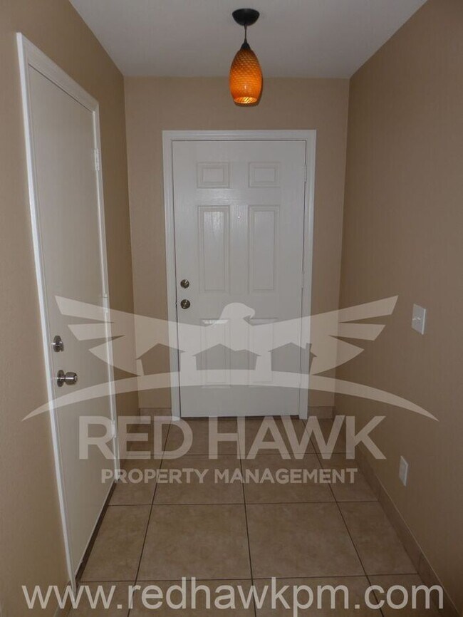 Foto del edificio - Beautiful 3 Bedroom, 2.5 Bathroom Fox Cros...