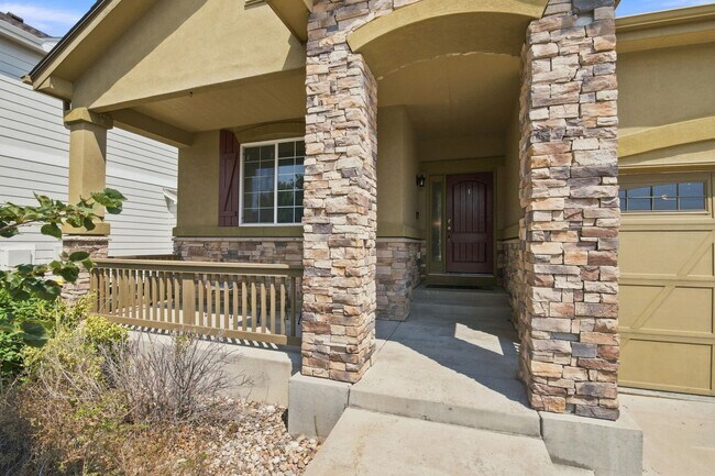 Building Photo - 8238 Hollygrape Ln