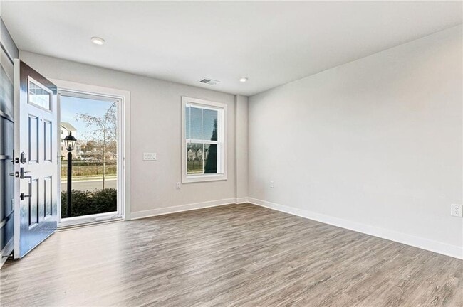 Building Photo - 6573 Carters Walk Ln
