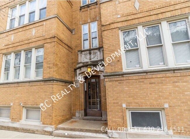 Building Photo - ***ROGERS PARK CONDO / CENTRAL AIR / 1 BDR...