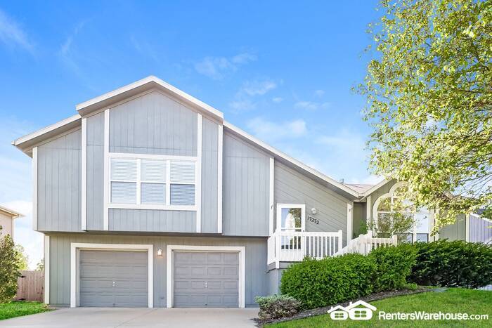 Primary Photo - 3 Bedroom/ 2 Bath Home in Gardner! Availab...
