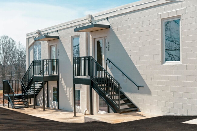 Photo - 5900 Fort Ave Apartment