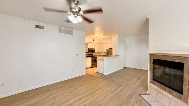 Building Photo - 1701 E Colter St