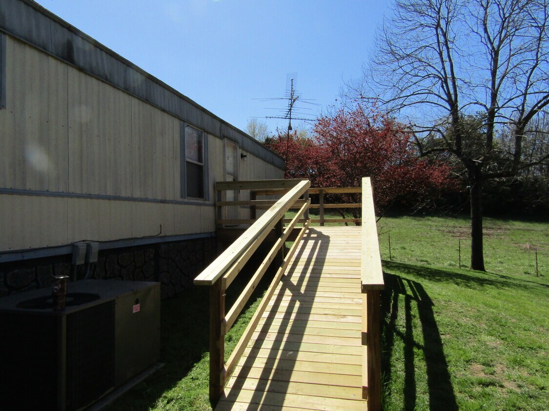 11955 Newport Hwy, Greeneville, TN 37743 House Rental in Greeneville, TN