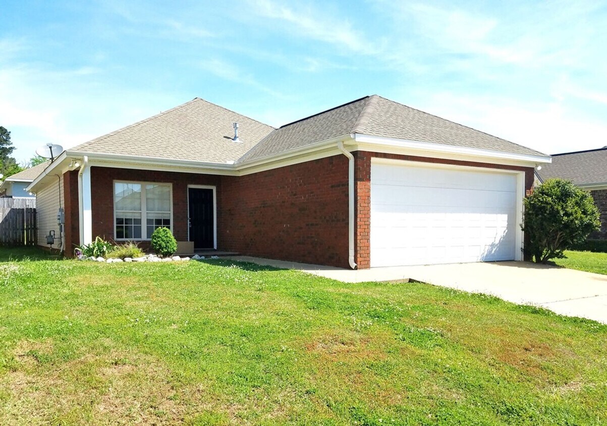 Primary Photo - 364 Split Rail Dr