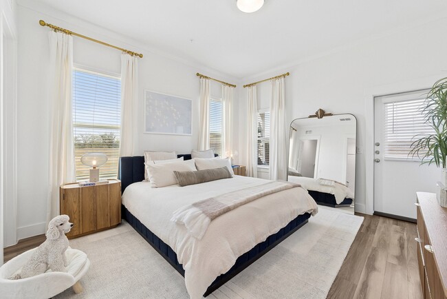 Building Photo - Luxe of Denton