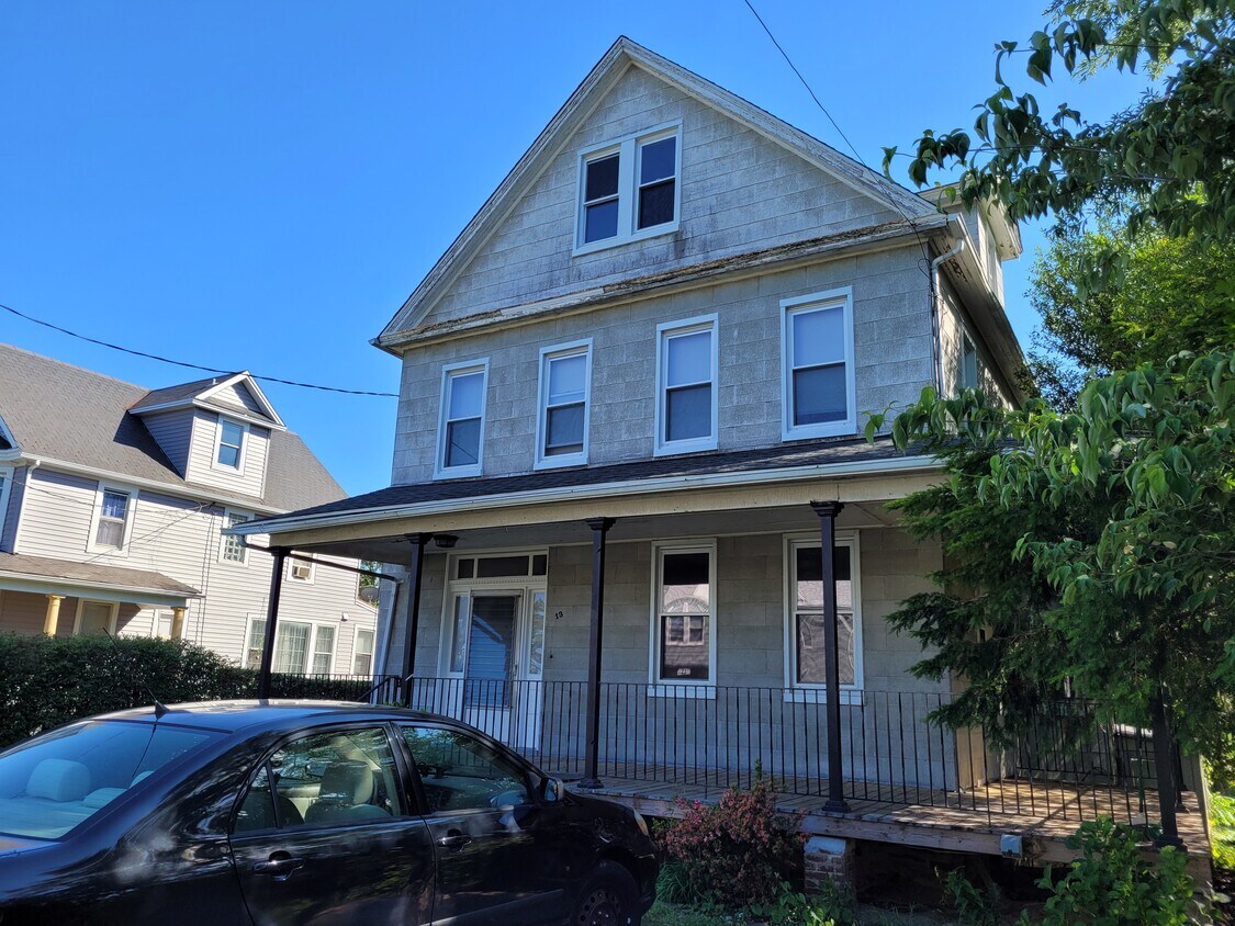 13 E Overlea Ave, Baltimore, MD 21206 House Rental in Baltimore, MD